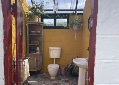 Glamping toilet & bathroom